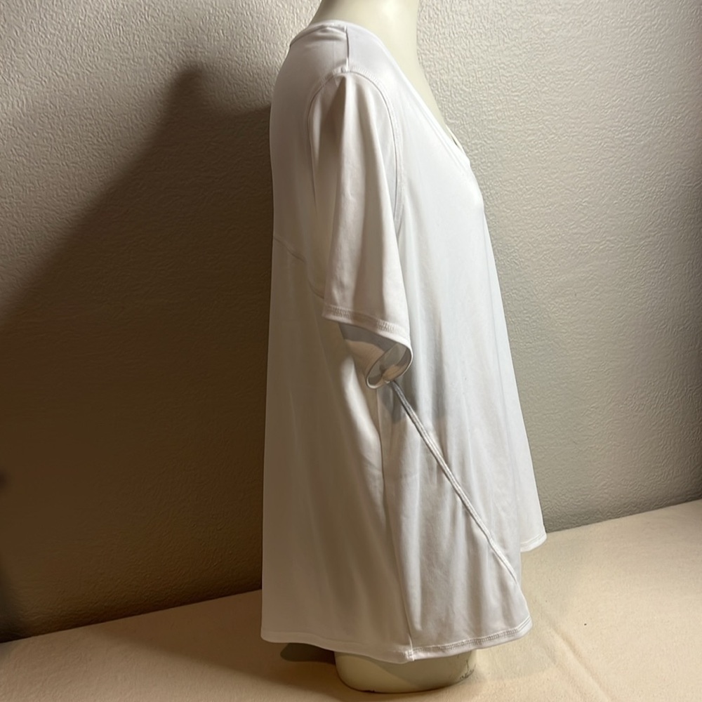BCG Plus Size 1X White Active V-Neck Tee - Picture 3 of 6